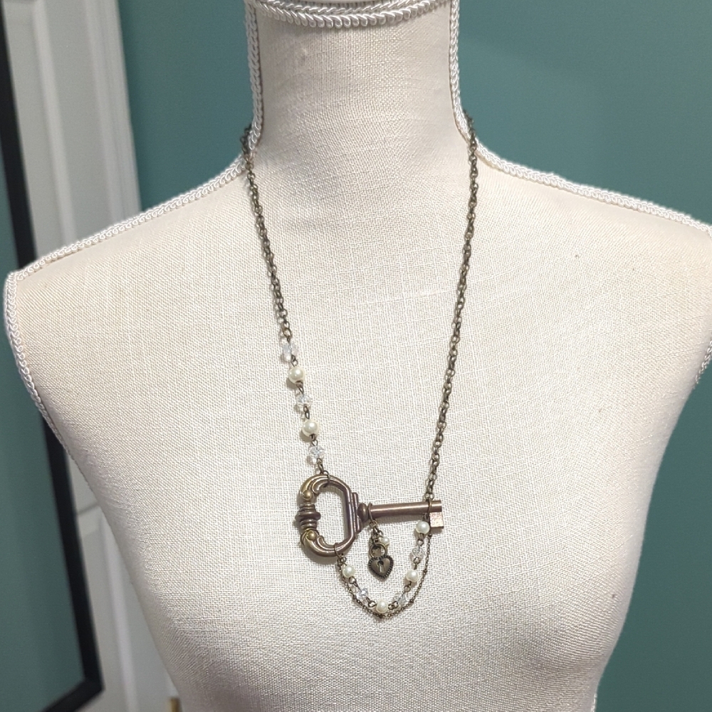 Elegant Gold and Silver Key Pendant Necklace